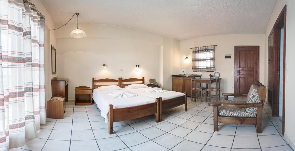 Yiannis Ηotel Foiníkion Eksteriør bilde